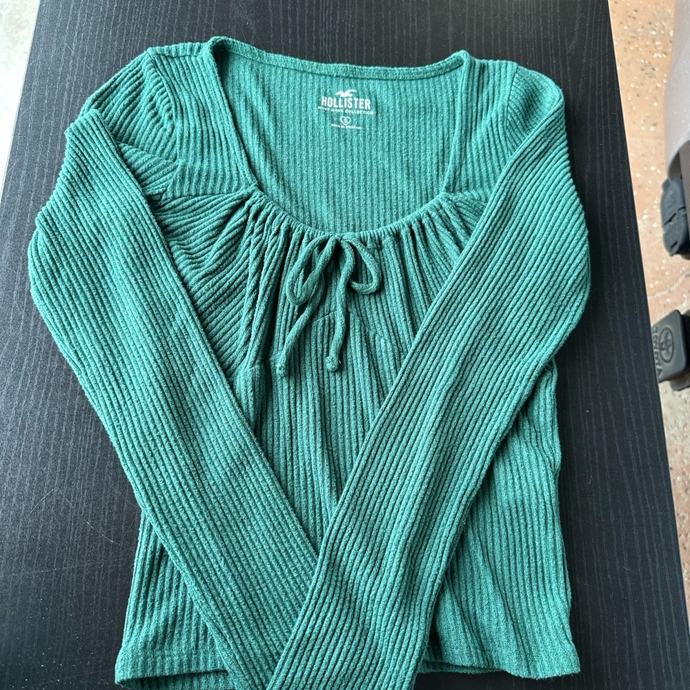 Hollister Dark Greenl Ribbed Blouse